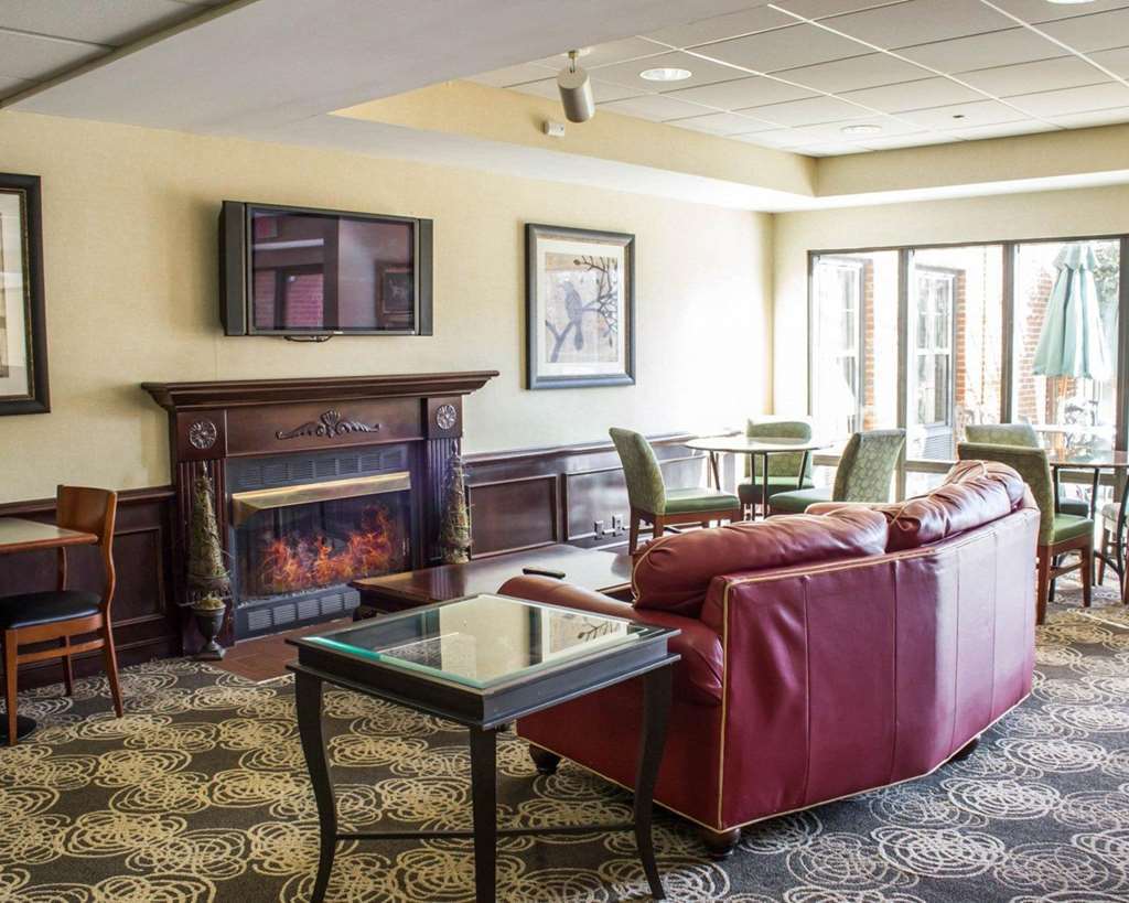 Hotel Four Points By Sheraton Airport 3*