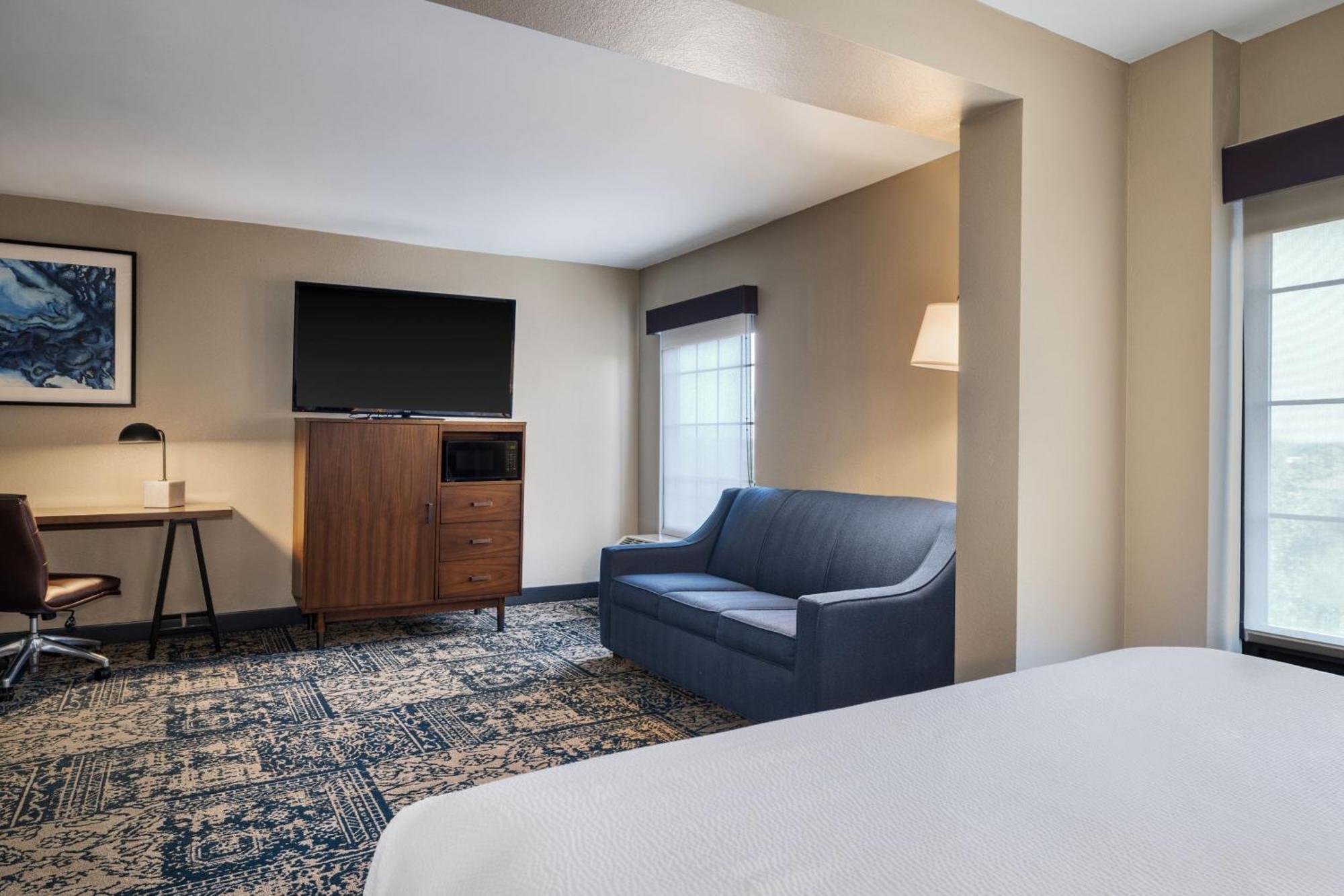 Four Points By Sheraton Airport 3*