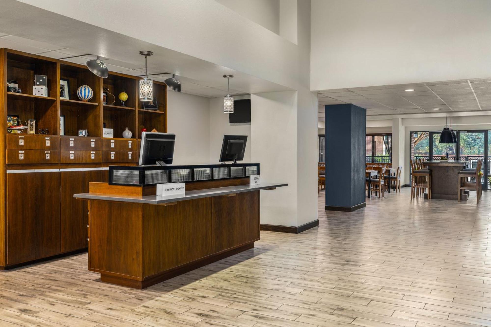 Four Points By Sheraton Airport Hotel